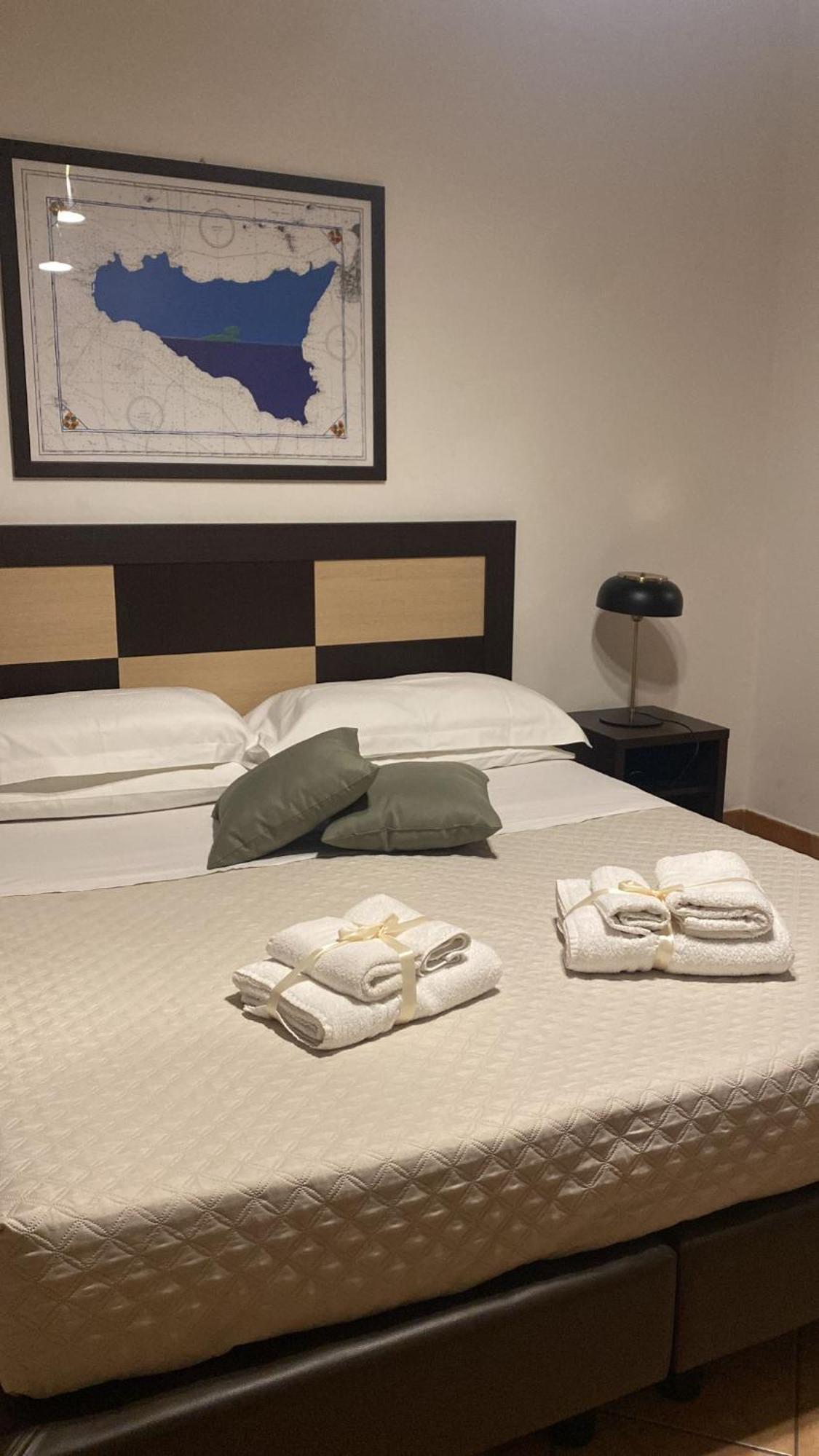 Le Stanze Di Ruggero Hotell Palermo Exteriör bild